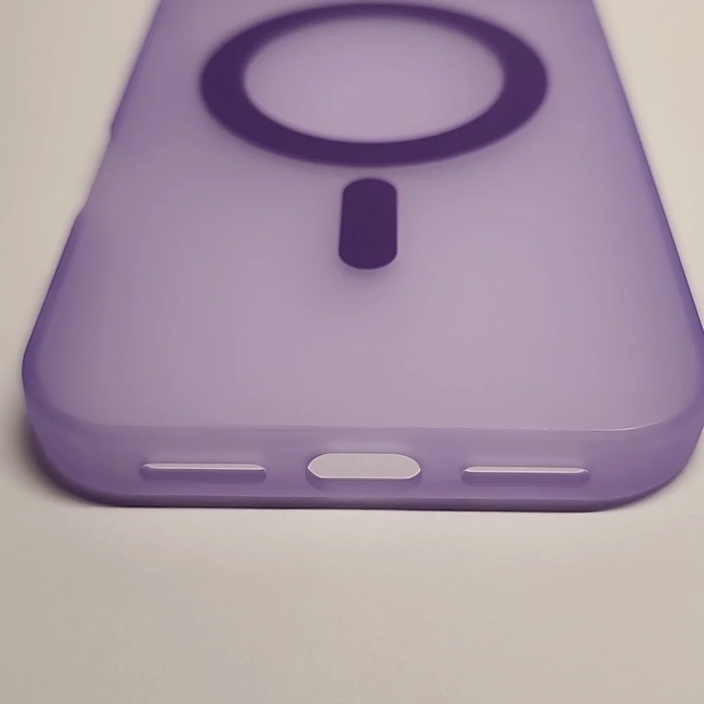 Brand new Apple IPhone 17 Pro Max Magnetic Translucent Silicone Phone case